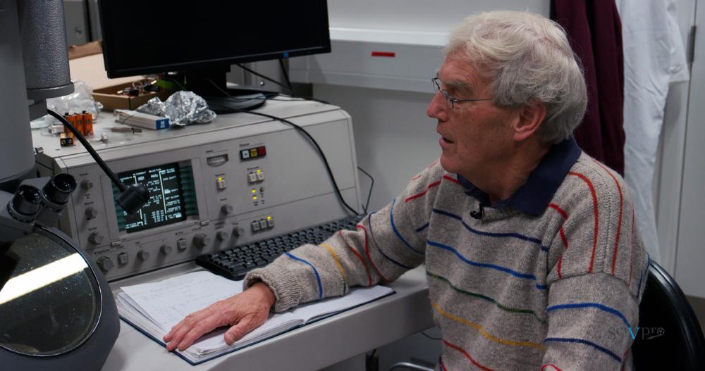 5 - Richard Henderson showing a TEM